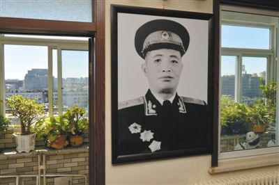 9月3日，在李中權將軍生前的居所內，他曾經親手打理過的綠植在陽臺上仍是一片翠綠。新京報記者 吳江 攝